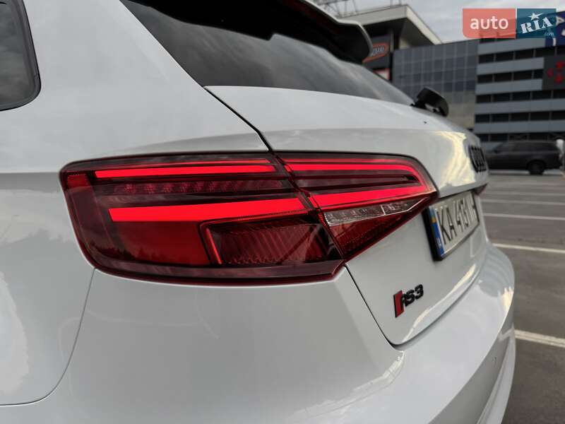 Хетчбек Audi RS3 2016 в Києві