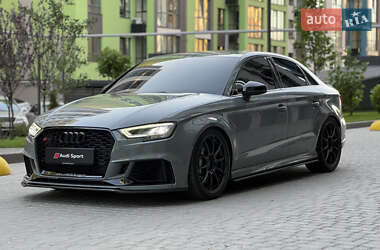 Седан Audi RS3 2018 в Дніпрі