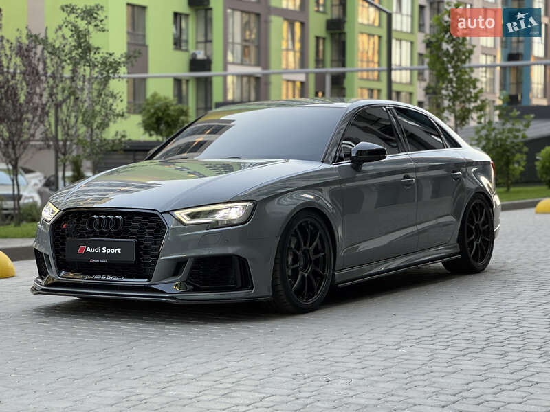 Седан Audi RS3 2018 в 