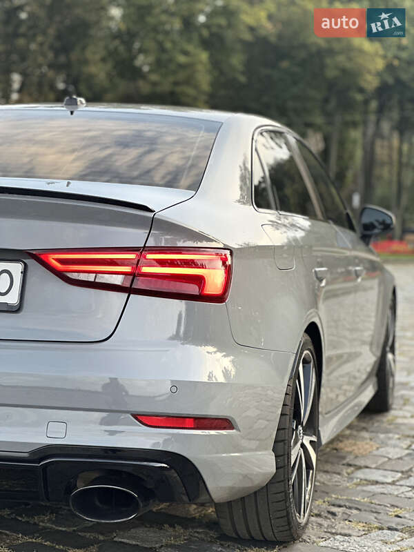 Седан Audi RS3 2020 в Киеве