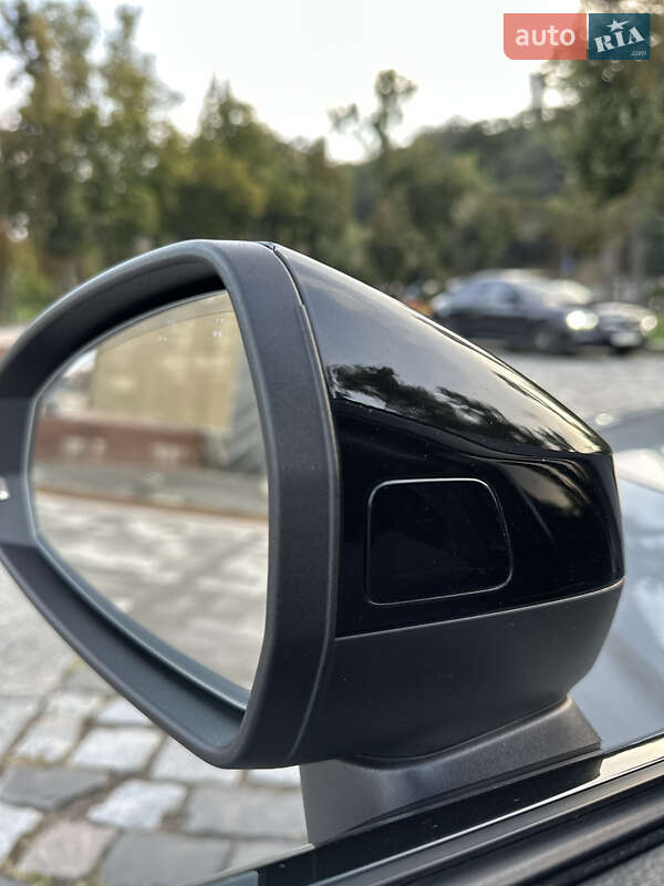 Седан Audi RS3 2020 в Киеве