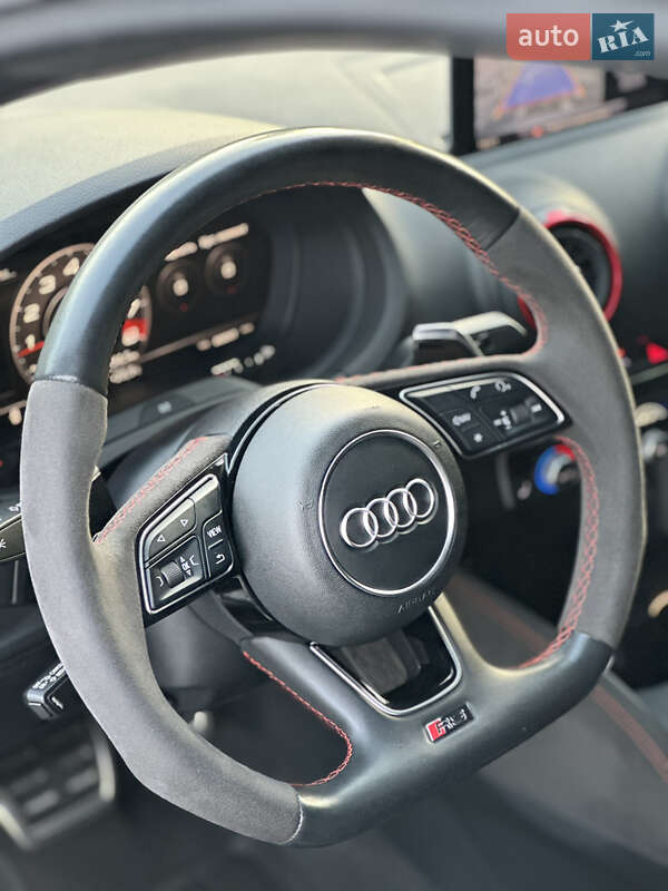 Седан Audi RS3 2020 в Киеве