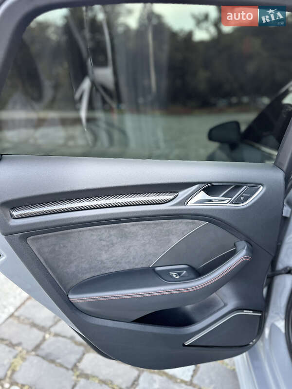 Седан Audi RS3 2020 в Киеве