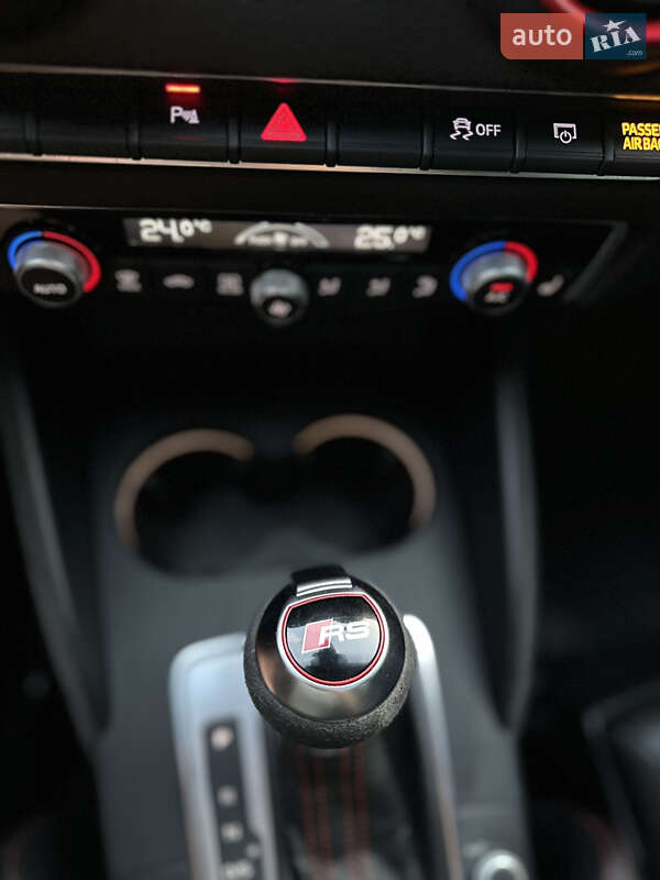 Седан Audi RS3 2020 в Киеве