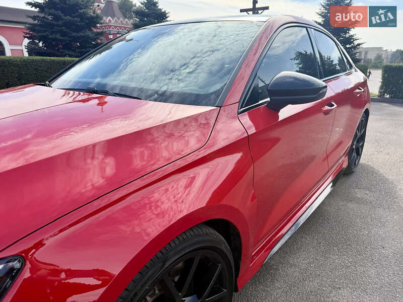 Седан Audi RS3 2022 в Кам'янському