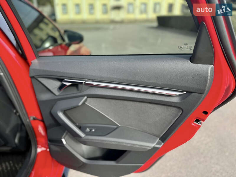 Седан Audi RS3 2022 в Кам'янському