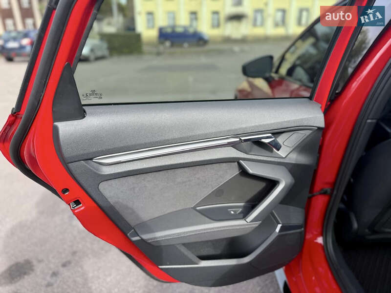Седан Audi RS3 2022 в Кам'янському