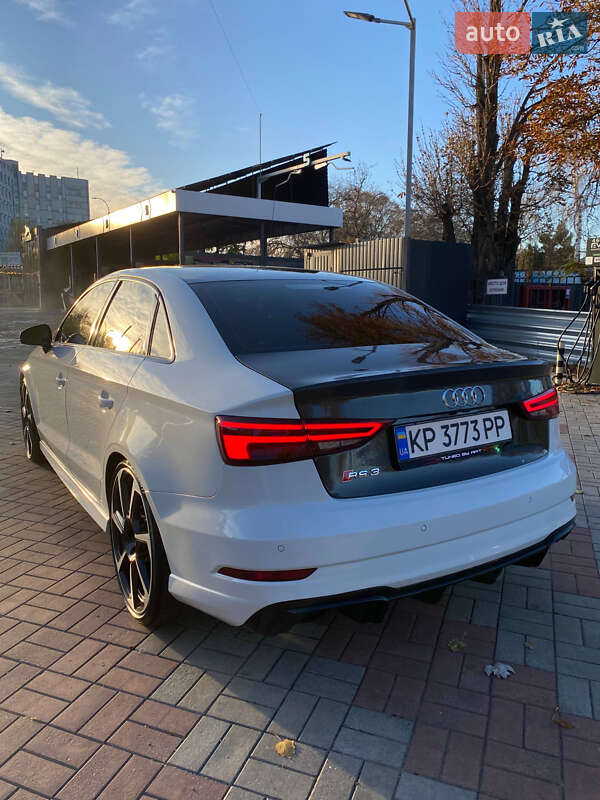 Седан Audi RS3 2017 в Запоріжжі
