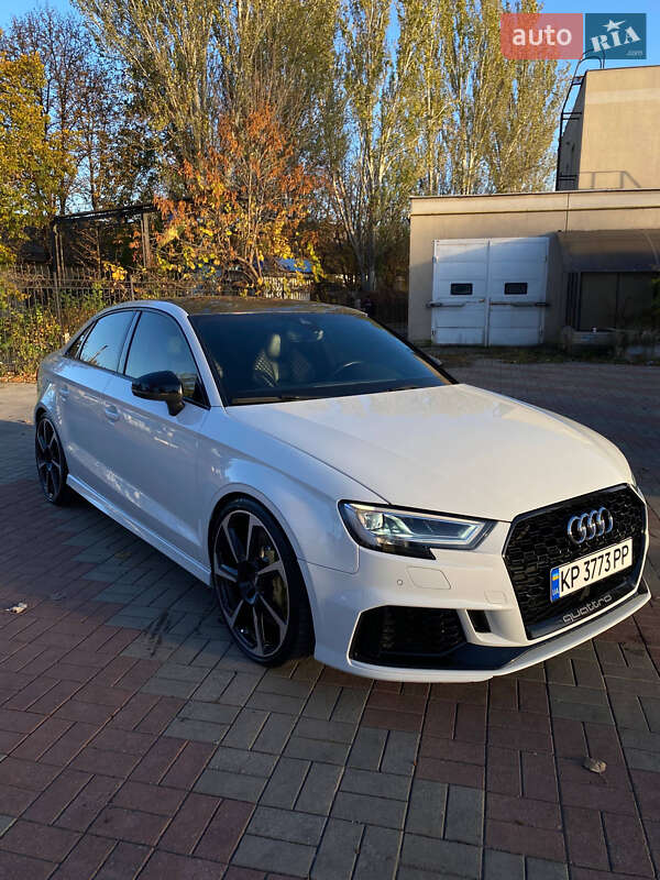 Седан Audi RS3 2017 в Запоріжжі
