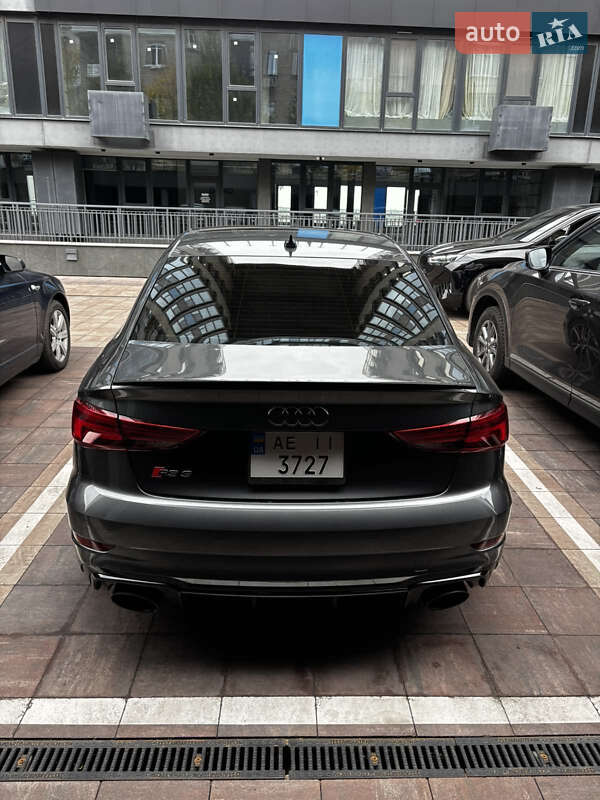 Седан Audi RS3 2019 в Дніпрі