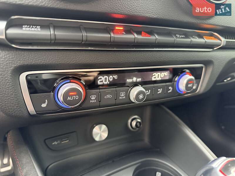 Седан Audi RS3 2017 в Києві фото 26 Седан Audi RS3 2017 в Києві