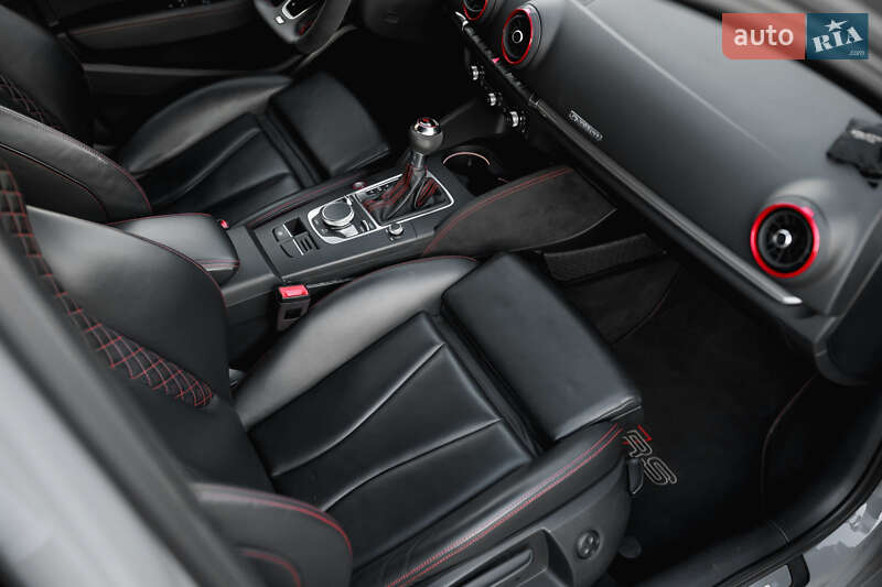 Седан Audi RS3 2017 в Києві фото 11 Седан Audi RS3 2017 в Києві