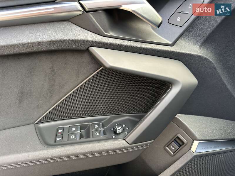 Седан Audi RS3 2021 в Киеве фото 13 Седан Audi RS3 2021 в Киеве