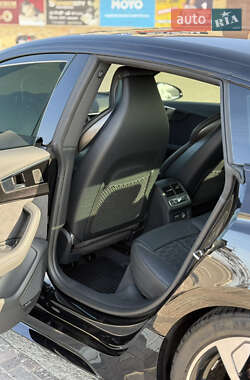 Купе Audi RS5 2023 в 