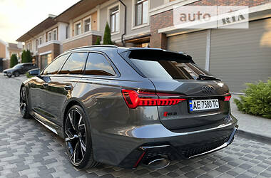 Універсал Audi RS6 2021 в 