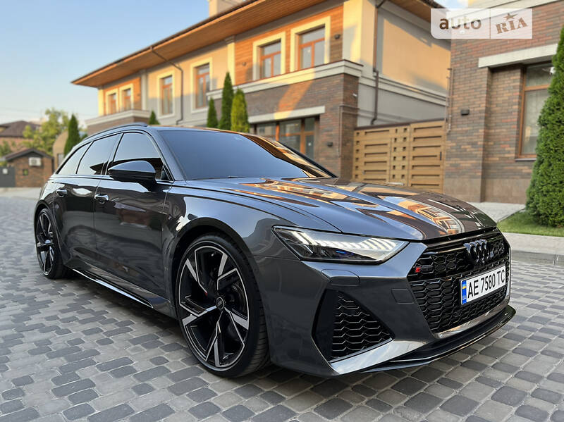 Універсал Audi RS6 2021 в 