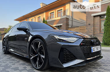 Універсал Audi RS6 2021 в 