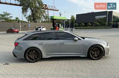 Универсал Audi RS6 2022 в 