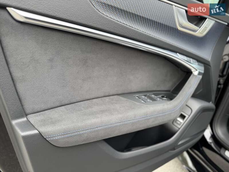 Универсал Audi RS6 2025 в Киеве