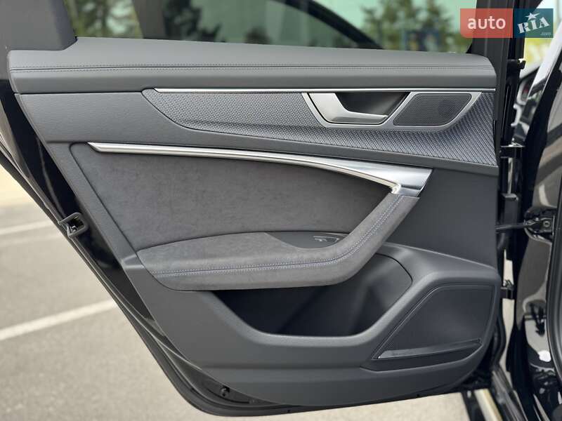 Универсал Audi RS6 2025 в Киеве