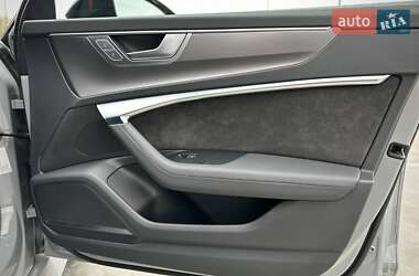 Універсал Audi RS6 2021 в 