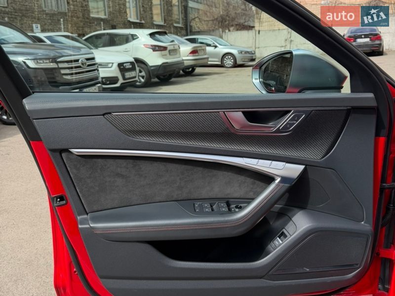 Универсал Audi RS6 2021 в Киеве фото 12 Универсал Audi RS6 2021 в Киеве