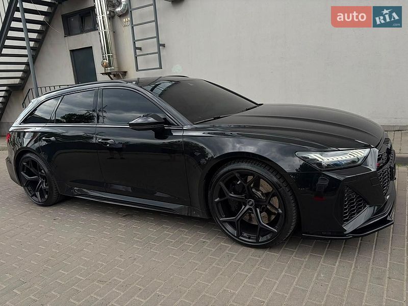 Универсал Audi RS6 2026 в Киеве