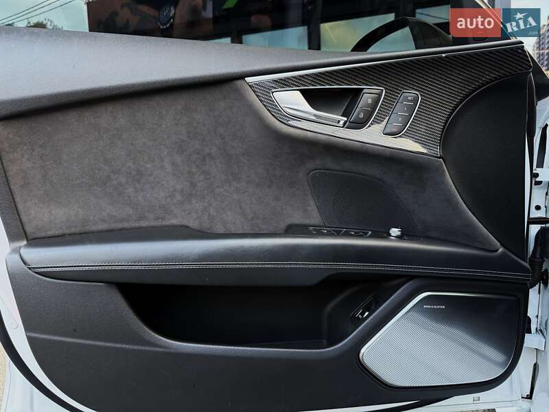 Лифтбек Audi RS7 Sportback 2016 в Киеве фото 30 Лифтбек Audi RS7 Sportback 2016 в Киеве