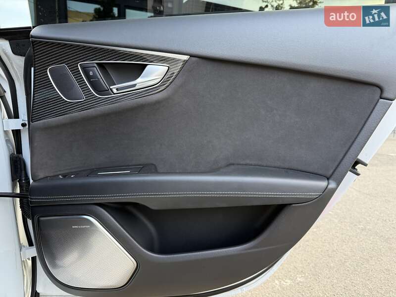 Лифтбек Audi RS7 Sportback 2016 в Киеве фото 33 Лифтбек Audi RS7 Sportback 2016 в Киеве