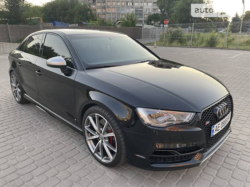 Седан Audi S3 2016 в Днепре