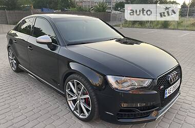 Седан Audi S3 2016 в Днепре