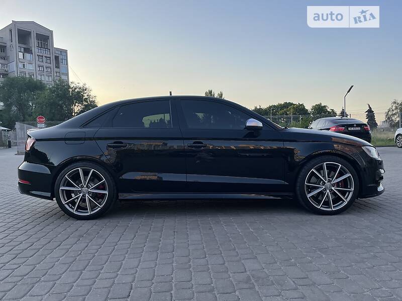 Седан Audi S3 2016 в Днепре