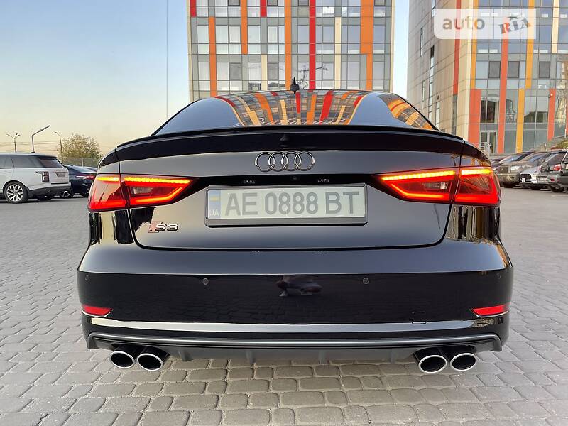Седан Audi S3 2016 в Днепре