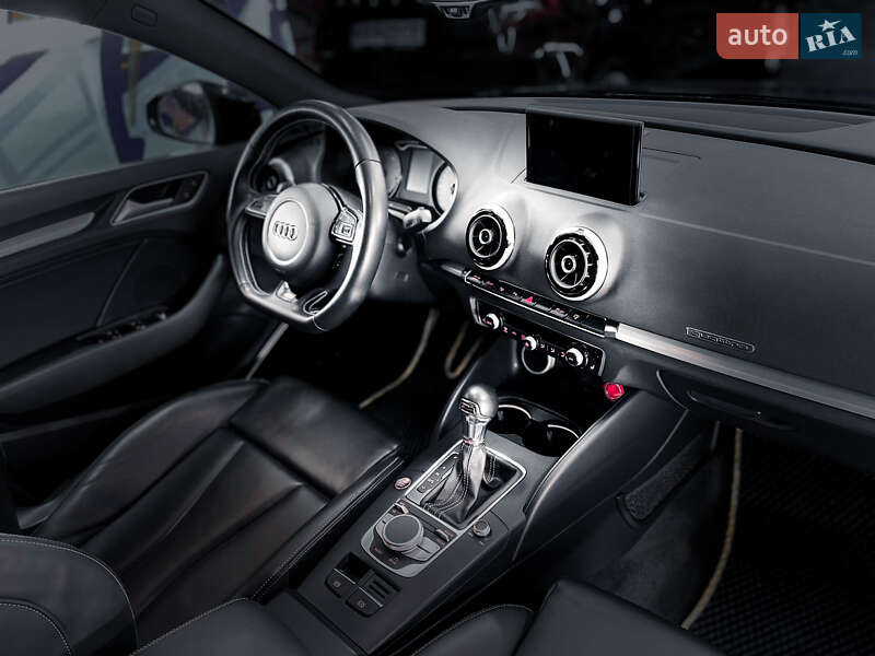 Хэтчбек Audi S3 2014 в Киеве