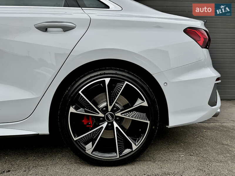 Седан Audi S3 2022 в Киеве