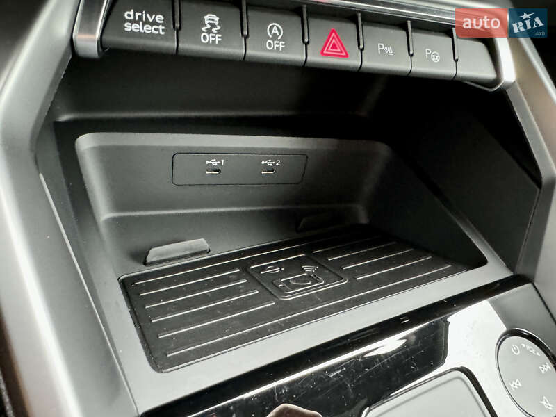 Седан Audi S3 2022 в Киеве