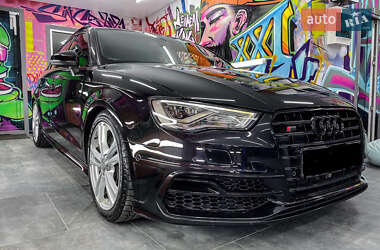Хэтчбек Audi S3 2014 в 