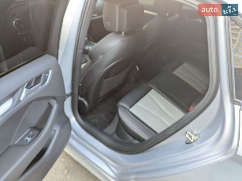 Седан Audi S3 2015 в Киеве