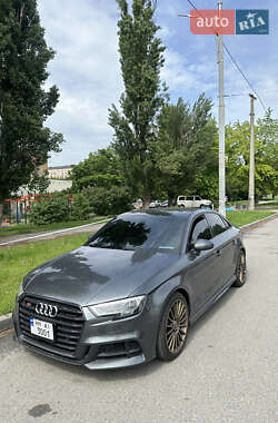 Седан Audi S3 2016 в Киеве
