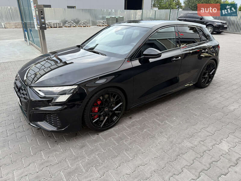 Седан Audi S3 2021 в 