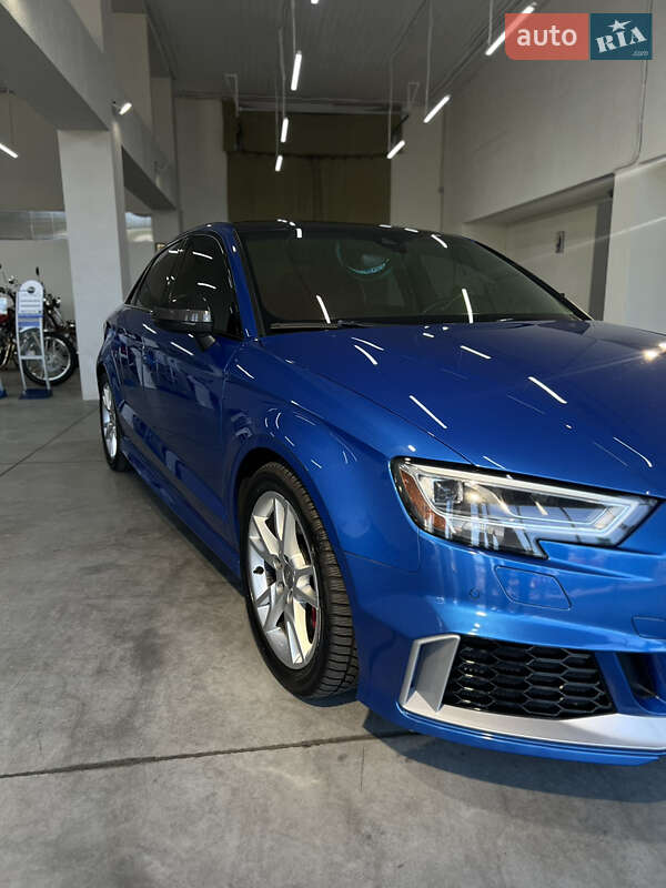 Седан Audi S3 2018 в Киеве
