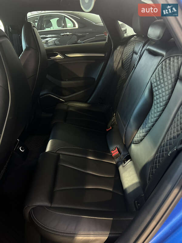 Седан Audi S3 2018 в Киеве