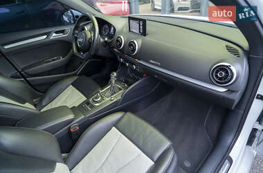 Седан Audi S3 2015 в 