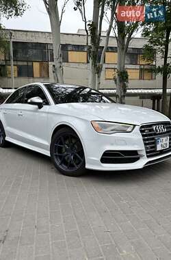 Седан Audi S3 2015 в 