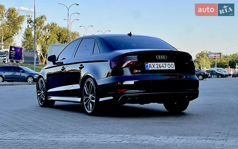 Седан Audi S3 2014 в Киеве