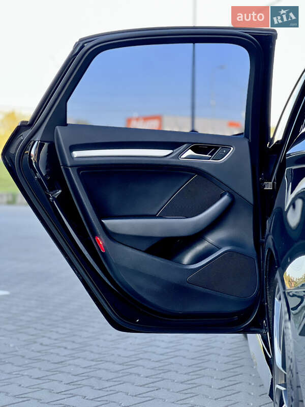 Седан Audi S3 2014 в Киеве