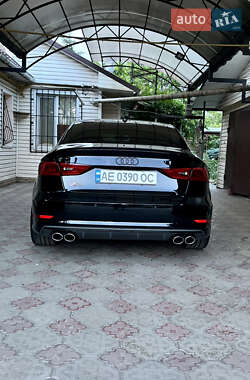 Седан Audi S3 2016 в Днепре