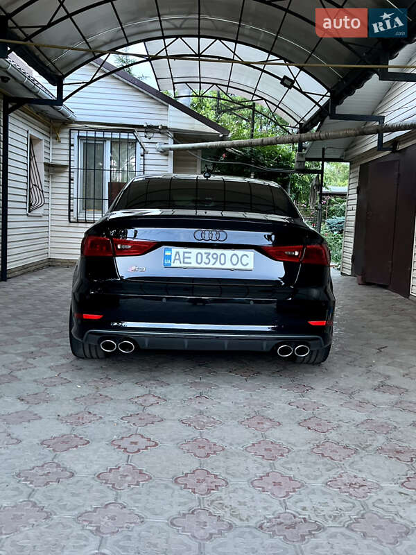 Седан Audi S3 2016 в Днепре