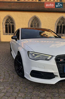 Седан Audi S3 2015 в 