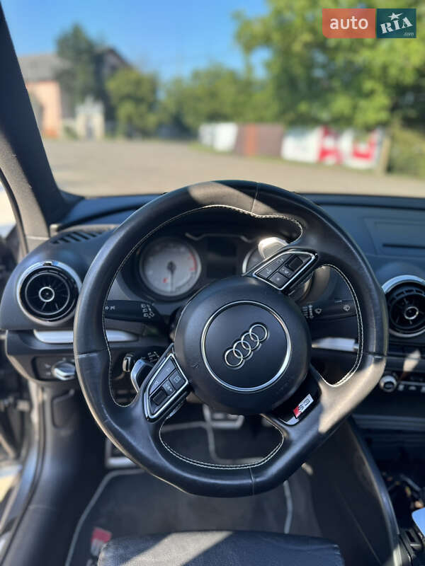 Седан Audi S3 2014 в Вижниці